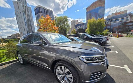 Volkswagen Touareg III, 2019 год, 5 250 000 рублей, 3 фотография