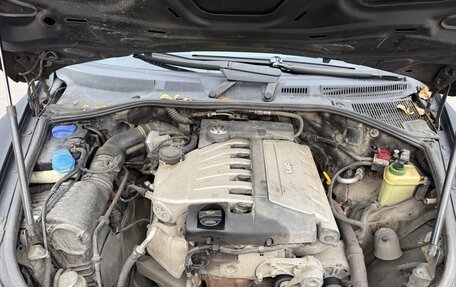 Volkswagen Touareg III, 2005 год, 700 000 рублей, 13 фотография