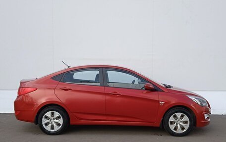 Hyundai Solaris II рестайлинг, 2016 год, 1 075 000 рублей, 4 фотография