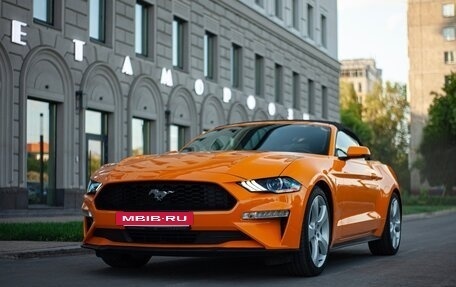 Ford Mustang VI рестайлинг, 2017 год, 2 899 999 рублей, 2 фотография