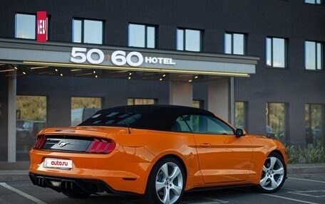 Ford Mustang VI рестайлинг, 2017 год, 2 899 999 рублей, 3 фотография
