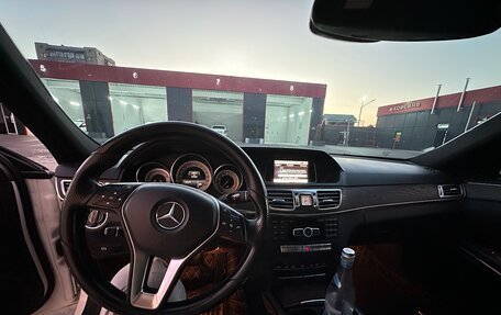 Mercedes-Benz E-Класс, 2013 год, 2 000 000 рублей, 9 фотография