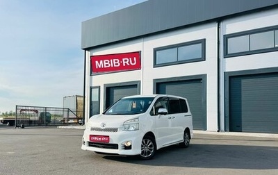Toyota Voxy II, 2012 год, 1 799 000 рублей, 1 фотография