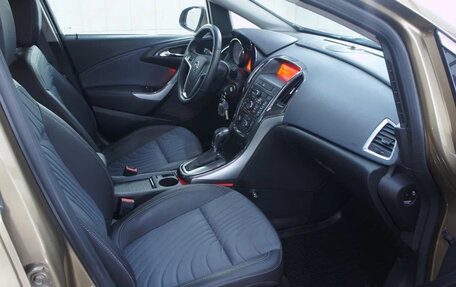Opel Astra J, 2013 год, 970 000 рублей, 11 фотография