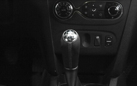 Renault Sandero II рестайлинг, 2015 год, 999 900 рублей, 17 фотография
