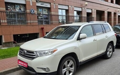 Toyota Highlander III, 2013 год, 1 600 000 рублей, 1 фотография