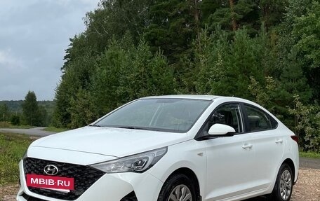 Hyundai Solaris II рестайлинг, 2021 год, 1 500 000 рублей, 2 фотография