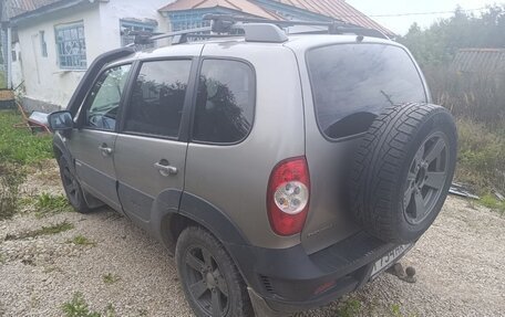 Chevrolet Niva I рестайлинг, 2017 год, 845 000 рублей, 2 фотография
