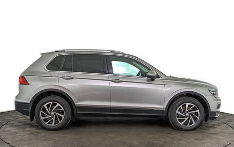 Volkswagen Tiguan II, 2018 год, 1 950 000 рублей, 4 фотография