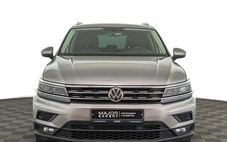 Volkswagen Tiguan II, 2018 год, 1 950 000 рублей, 2 фотография
