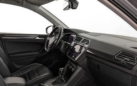 Volkswagen Tiguan II, 2018 год, 1 950 000 рублей, 13 фотография