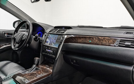 Toyota Camry, 2017 год, 2 230 000 рублей, 13 фотография