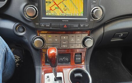 Toyota Highlander III, 2013 год, 1 600 000 рублей, 9 фотография