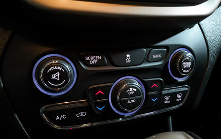 Jeep Cherokee, 2014 год, 1 620 000 рублей, 21 фотография