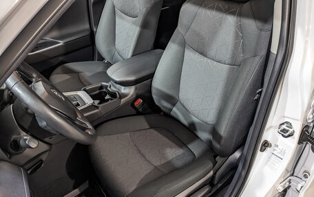 Toyota RAV4, 2021 год, 3 550 000 рублей, 20 фотография