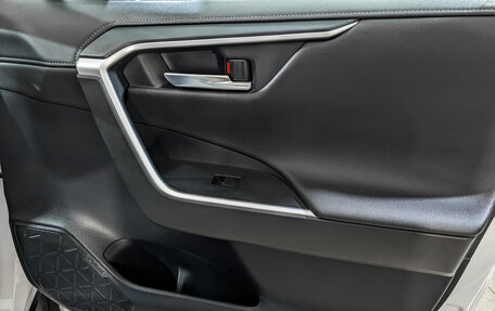 Toyota RAV4, 2021 год, 3 550 000 рублей, 25 фотография