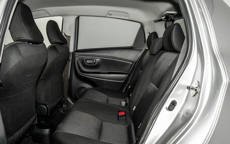 Toyota Vitz, 2019 год, 950 000 рублей, 7 фотография