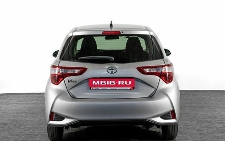 Toyota Vitz, 2019 год, 950 000 рублей, 4 фотография