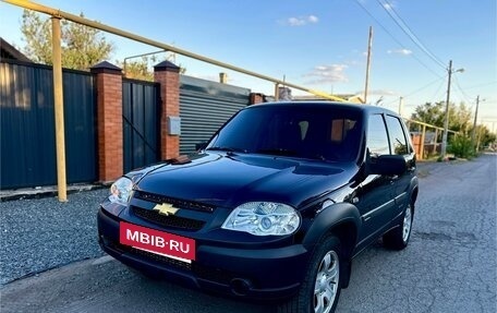 Chevrolet Niva I рестайлинг, 2005 год, 490 000 рублей, 3 фотография