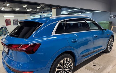 Audi e-tron I, 2020 год, 4 050 000 рублей, 6 фотография