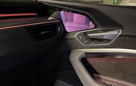 Audi e-tron I, 2020 год, 4 050 000 рублей, 14 фотография