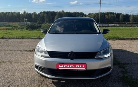 Volkswagen Jetta VI, 2013 год, 1 150 000 рублей, 4 фотография