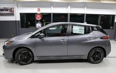 Nissan Leaf II, 2024 год, 2 500 000 рублей, 10 фотография