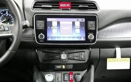 Nissan Leaf II, 2024 год, 2 500 000 рублей, 24 фотография