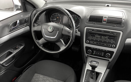 Skoda Octavia, 2011 год, 817 000 рублей, 12 фотография
