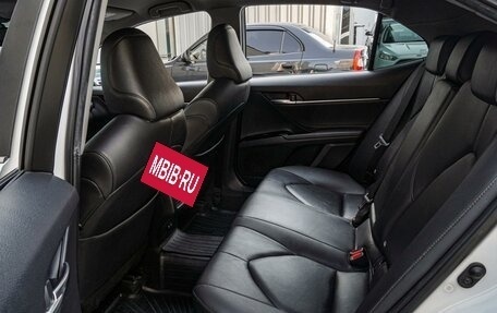 Toyota Camry, 2019 год, 2 600 000 рублей, 13 фотография