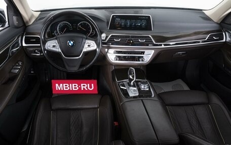 BMW 7 серия, 2016 год, 3 300 000 рублей, 8 фотография