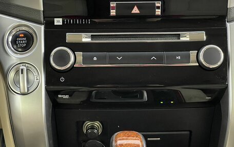 Toyota Land Cruiser 200, 2012 год, 3 490 000 рублей, 19 фотография