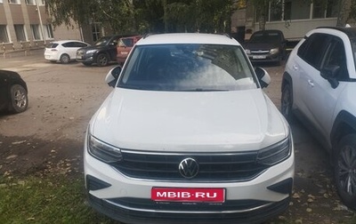 Volkswagen Tiguan II, 2021 год, 3 700 000 рублей, 1 фотография