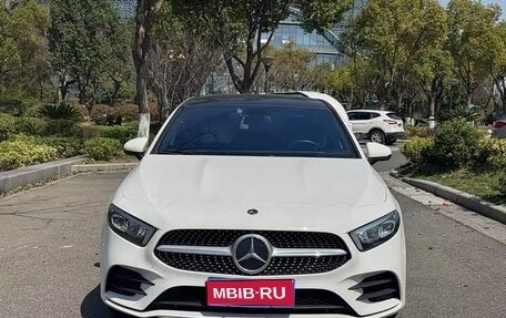Mercedes-Benz A-Класс, 2022 год, 2 300 000 рублей, 1 фотография