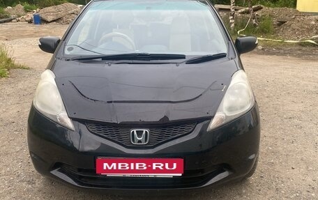 Honda Fit III, 2010 год, 800 000 рублей, 2 фотография