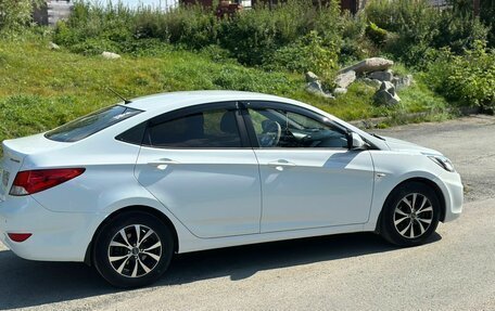 Hyundai Solaris II рестайлинг, 2011 год, 820 000 рублей, 6 фотография