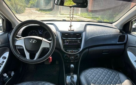 Hyundai Solaris II рестайлинг, 2011 год, 820 000 рублей, 13 фотография