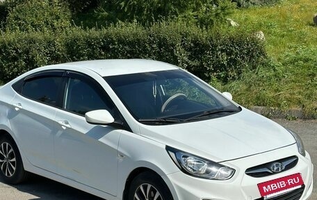 Hyundai Solaris II рестайлинг, 2011 год, 820 000 рублей, 10 фотография