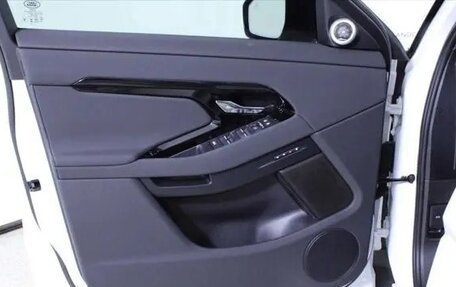 Land Rover Range Rover Evoque II, 2025 год, 6 000 000 рублей, 13 фотография