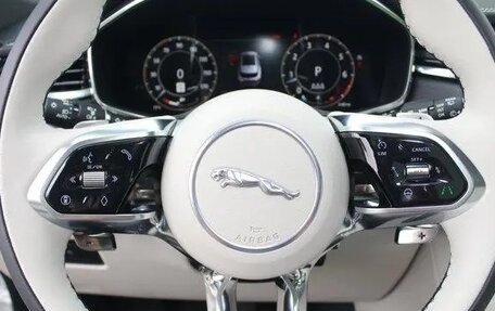 Jaguar F-Pace, 2025 год, 7 300 000 рублей, 11 фотография