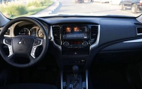 Mitsubishi Pajero Sport III рестайлинг, 2023 год, 3 600 000 рублей, 7 фотография