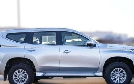 Mitsubishi Pajero Sport III рестайлинг, 2023 год, 3 600 000 рублей, 2 фотография