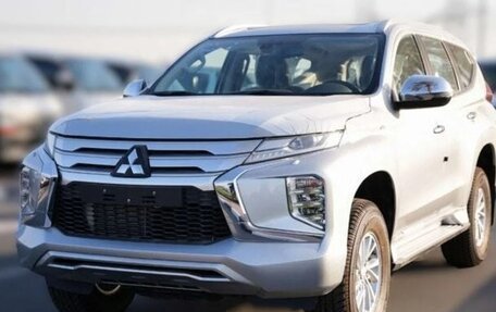 Mitsubishi Pajero Sport III рестайлинг, 2023 год, 3 600 000 рублей, 10 фотография