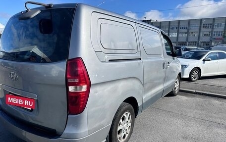 Hyundai Grand Starex Grand Starex I рестайлинг 2, 2011 год, 999 000 рублей, 4 фотография