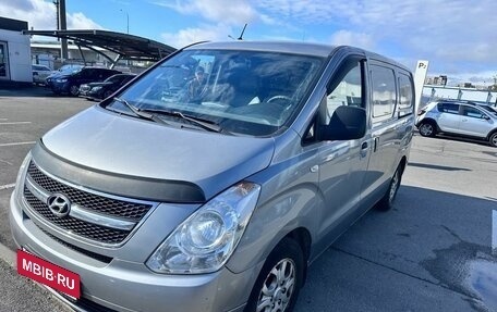 Hyundai Grand Starex Grand Starex I рестайлинг 2, 2011 год, 999 000 рублей, 2 фотография