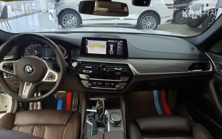 BMW 5 серия, 2021 год, 3 700 000 рублей, 8 фотография