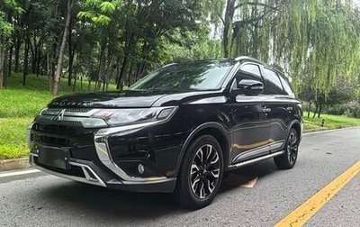 Mitsubishi Outlander III рестайлинг 3, 2022 год, 2 470 000 рублей, 1 фотография