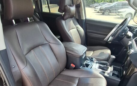 Toyota Land Cruiser Prado 150 рестайлинг 2, 2015 год, 3 400 000 рублей, 5 фотография