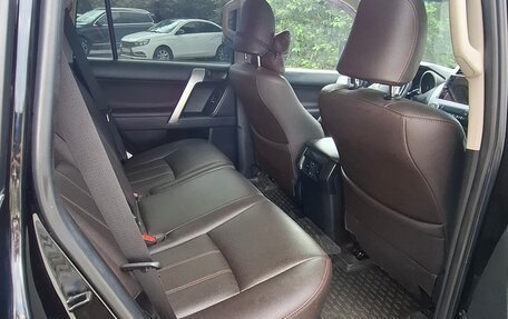 Toyota Land Cruiser Prado 150 рестайлинг 2, 2015 год, 3 400 000 рублей, 16 фотография