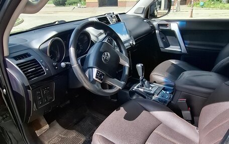 Toyota Land Cruiser Prado 150 рестайлинг 2, 2015 год, 3 400 000 рублей, 21 фотография